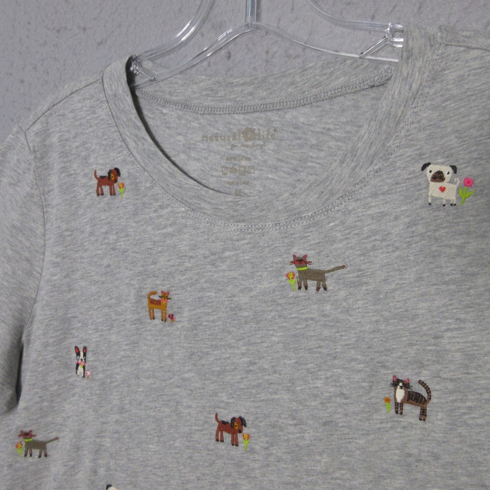 Natural Life T-Shirt Gray Embroidered Dogs Cats Animals Fave Things Pets Novelty